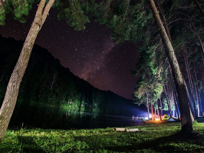 Lacul Siriu noaptea