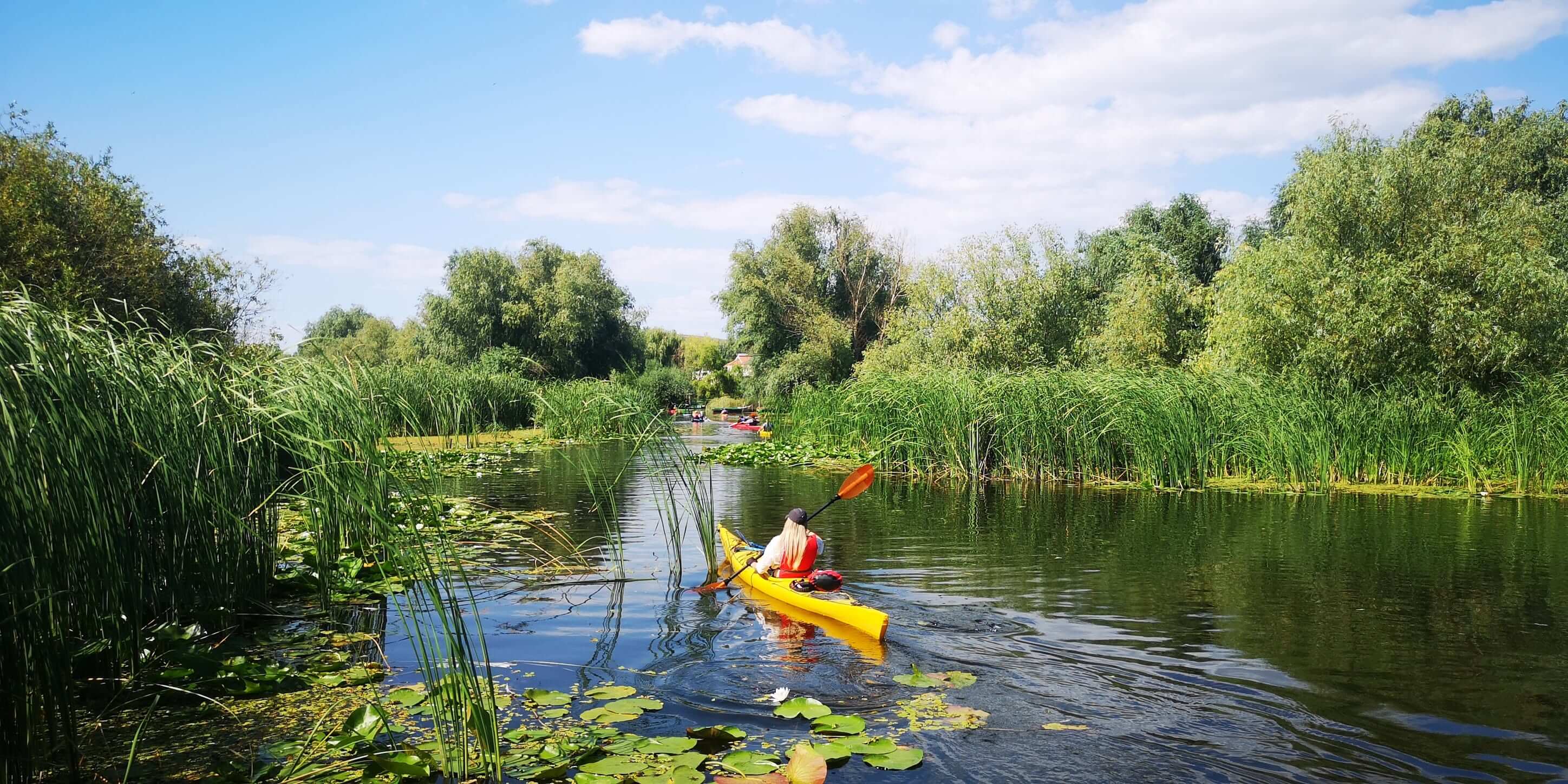 Caiac în Delta Dunării